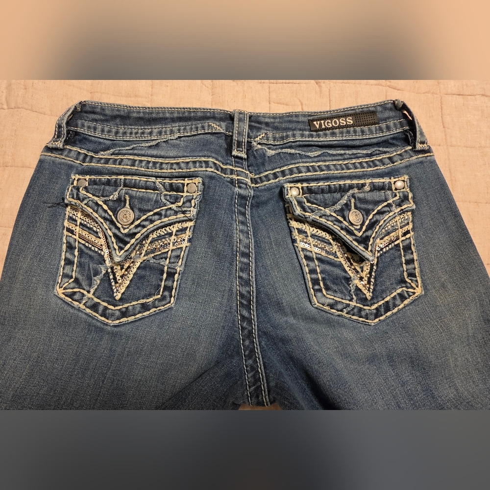 Vigoss Women's Size 6/33 Medium Wash Embroidered Back Pocket Bootcut Jeans